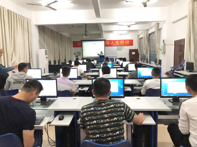 瓊海市退役軍人事務局聯(lián)合海南軟件職業(yè)技術學院開展2019年度退役士兵電腦培訓工作