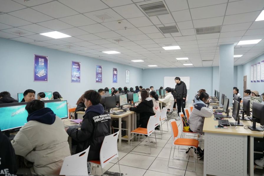 計算機應用技術的培訓與發(fā)展 從零基礎到職業(yè)化發(fā)展思路